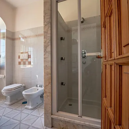 Dragone Hideaway Villa *